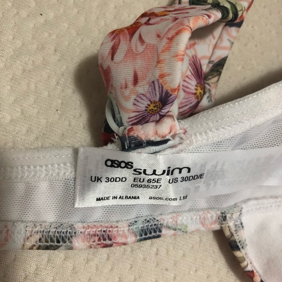 ASOS one piece bustier swimsuit 30DD - Picture 4 of 4